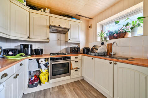 1385943-3-694572f...