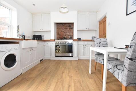 KITCHEN 02.jpg