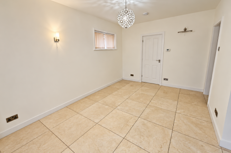 Hall Close, Kettering photo 4