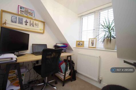 Bedroom 4 / Office