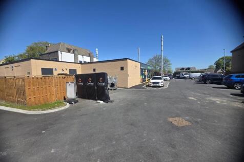 Retail Property (high street) to rent Image 4