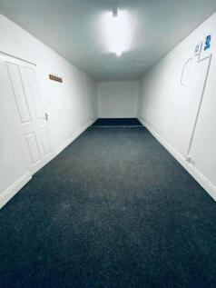 Commercial Property to rent Image 4