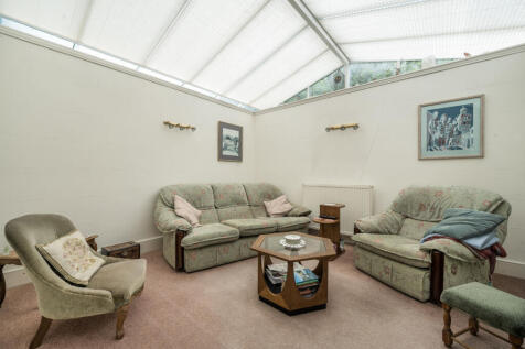 1347495-7-68bec1e...