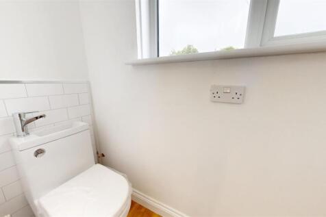 CLOAKROOM.jpg