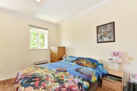 32 Shalbourne Squ...