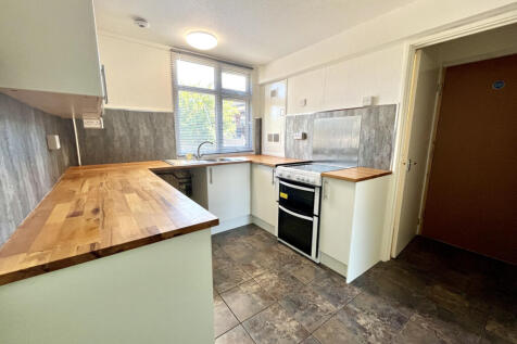 Wordsworth Close, Tipton, DY4 0TG photo 3