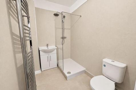 bathroom 1 2.jpg