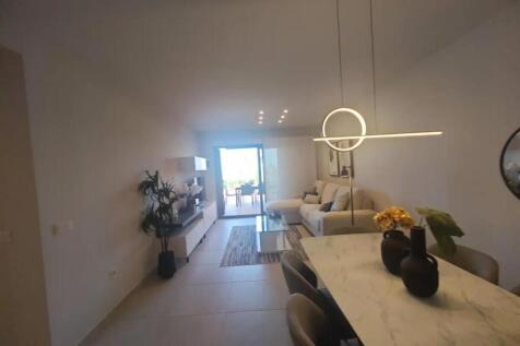 Property Image 100