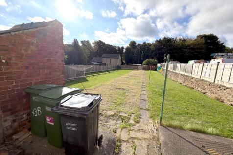 Chatsworth Road, Chesterfield, Derbyshire photo 3