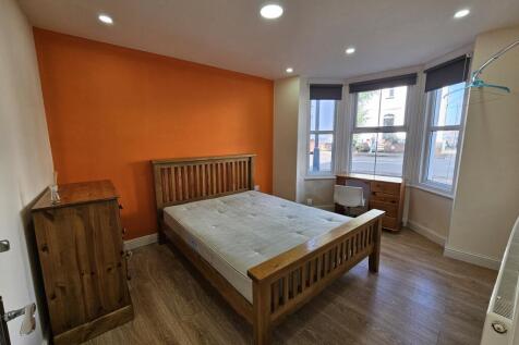 18 Leicester Street, Leamington Spa photo 5
