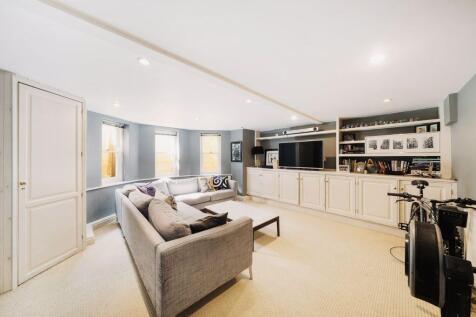 5 bed, 3 bath Detached in Bristol - Photo 18
