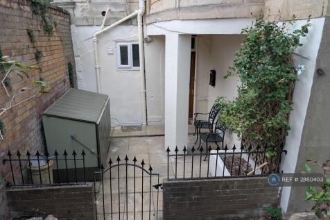 Ground Floor Courtyard Leading To Fron Door