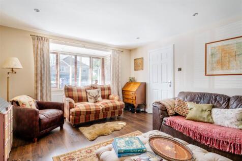 Living Room-2.jpg