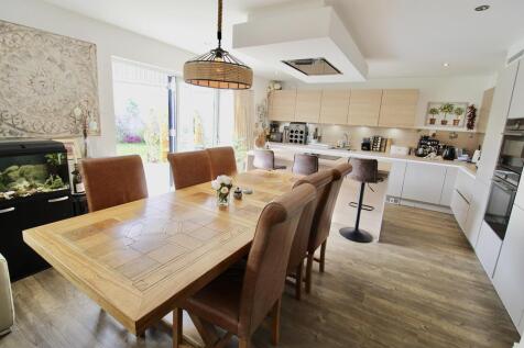 Dining Kitchen photograph 2