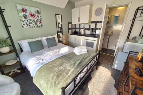 Lounge/Bedroom