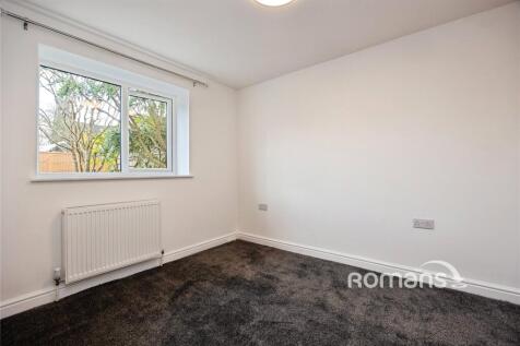 Field Way, Aldershot, Hampshire, GU12 photo 4