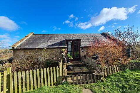 1-bed house on Claycastle, Crewkerne, Somerset, TA18, £850/mo