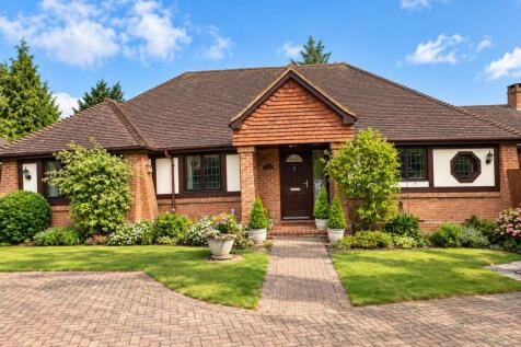 3-bed detached on Lower Road, Bookham, Leatherhead, KT23 4DU, £3,500/mo