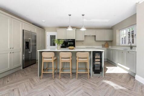 Weybridge, Surrey,  KT13 photo 4