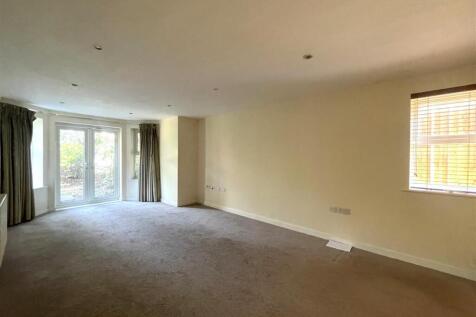 Cheriton Lodge, Pembroke Road, Ruislip photo 3
