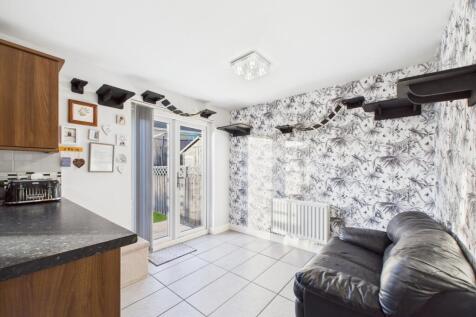 CAM03185G0-PR0127-STILL010