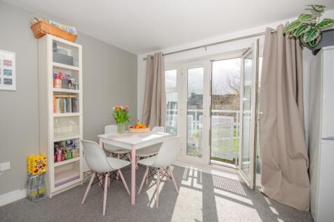 Arnold Road, Mangotsfield, Bristol, BS16 9LB photo 3