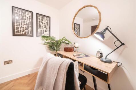 Centurion Apt 18-13.jpg