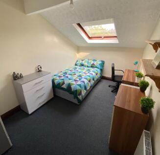 *STUDENT ONLY* Conyngham Road - £165 per person per week - All Inclusive Bills! photo 4