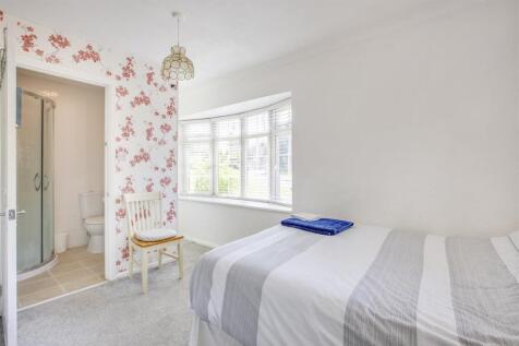 2 Mayflower Close, HP17 8QH-14.jpg