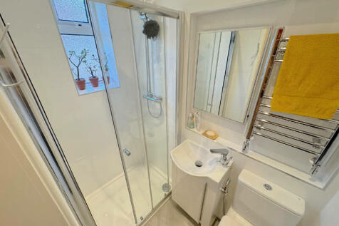 Bedroom Four Ensuite