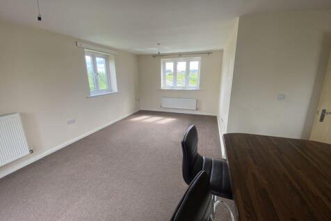 Four Chimneys Crescent, Peterborough photo 3