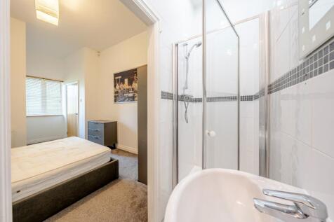 Harrowby Road, West Park, Leeds, LS16 photo 4