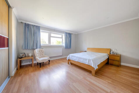 1384608-16-692045...