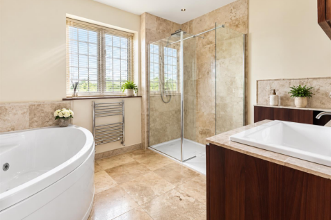 Oak House Bathroom.png