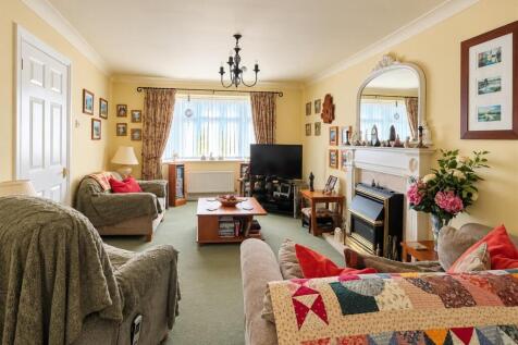 Sitting Room (2).jpg