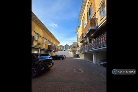 Horseshoe Mews, London, SW2 photo 4