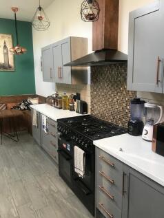 kitchen 2.jpg