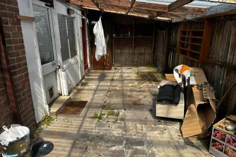 Cavan Crescent, Poole, Dorset, BH17 photo 4
