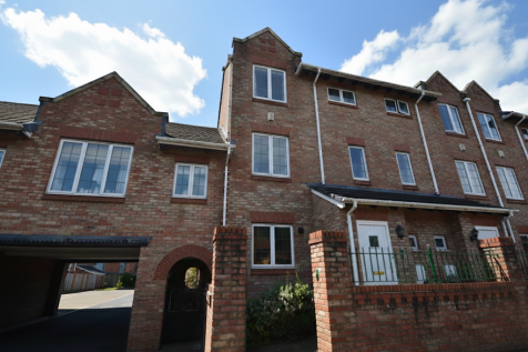 Great Oak Drive,  Altrincham , WA15 8UH