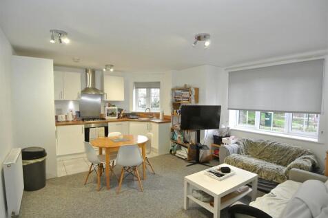 Lounge Kitchen new.JPG