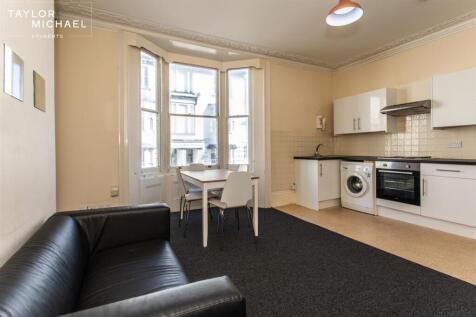Living Room / Kitchen