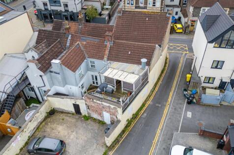 361 Two Mile Hill Road, Kingswood, Bristol BS15 1A