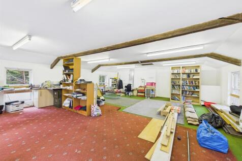 Double garage/workshop: