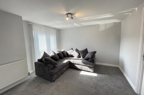 5-bed house on Goods Yard Close, Loughborough, £2,275/mo