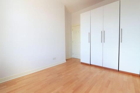 Two Bedroom Flat - Enfield Island Village EN3 photo 4
