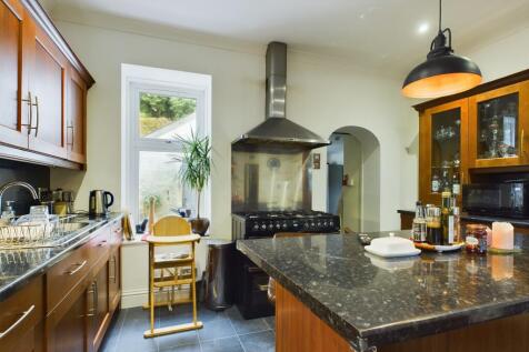 CAM03481G0-PR0018-STILL021