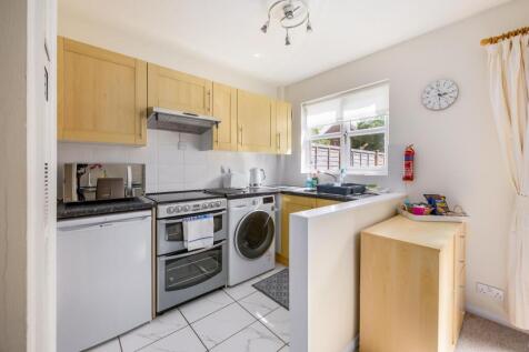 Waldren Close, Poole photo 4