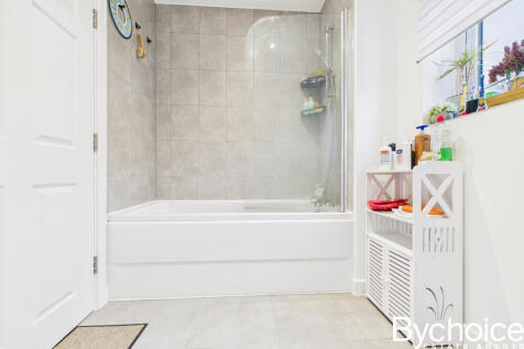 CAM05454G0-PR0093-STILL015