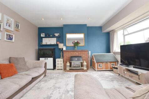 Living Room 4