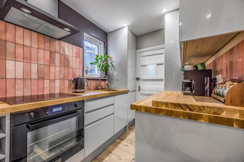 10 Kenilworth Road, Southsea-Smalll-PorticoMarketi